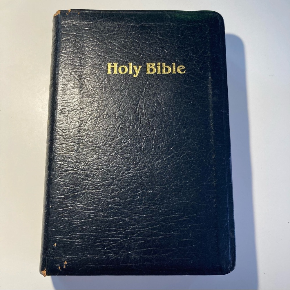 Classic Black Holy Bible Leather Golden  Studies Learning Christian Religion